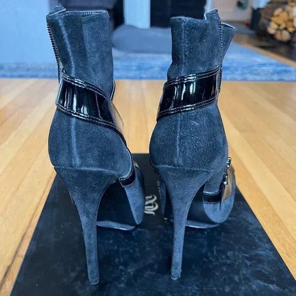 Rock & Republic Sabra Ankle Boot Size 38/8 - Picture 5 of 9